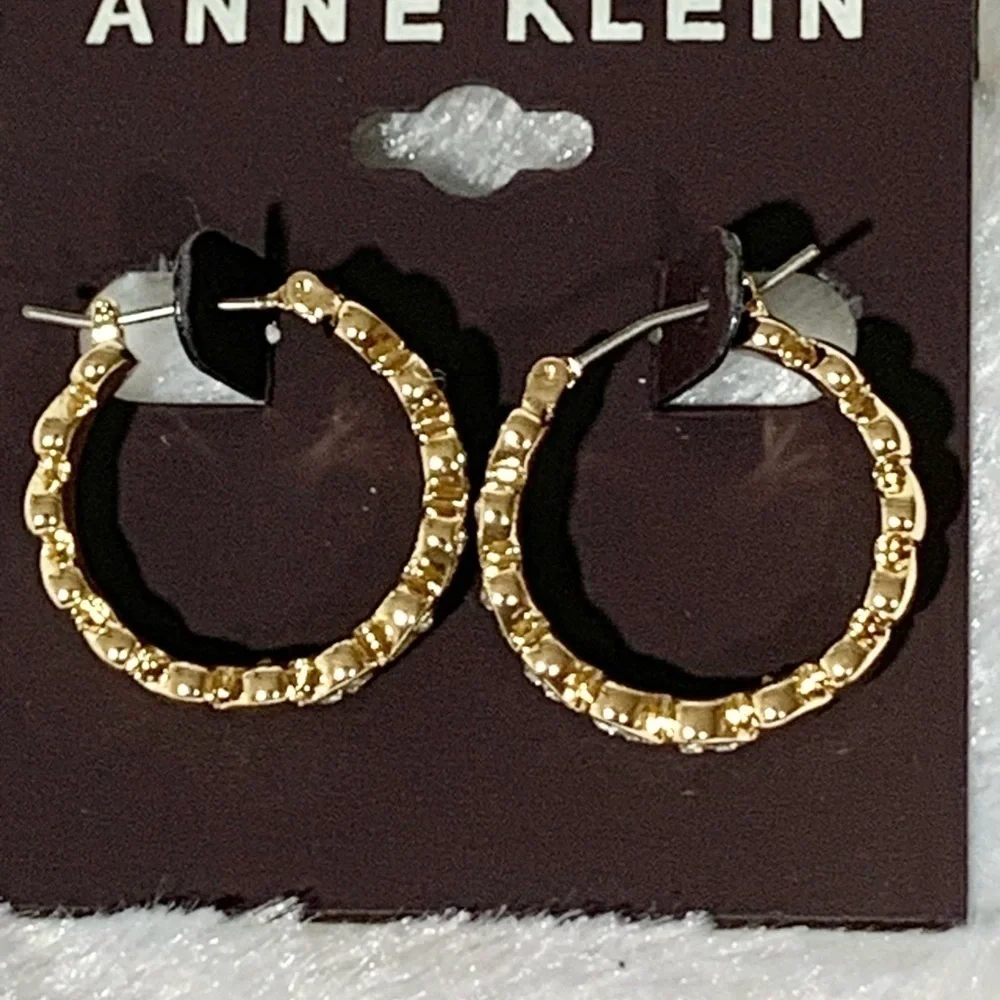 NWT Anne Klein earrings 💍💕💎🎉🎈